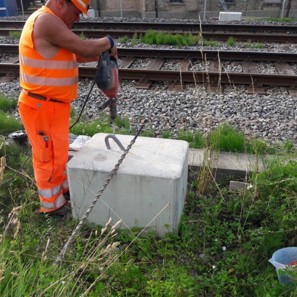 Demolition_of_Concrete_Podium_BETONAMIT