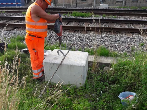 Demolition_of_Concrete_Podium_BETONAMIT